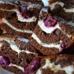 Шоколадно-вишнёвый десерт! Брауни с творогом и вишней