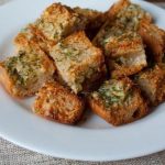 Делаем сухарики сами — 13 рецептов!