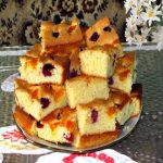 Пирог на минералке с фруктами